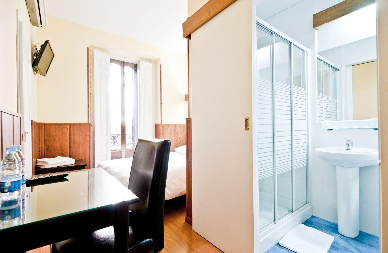 Hostal Asuncion Madrid Exteriör bild