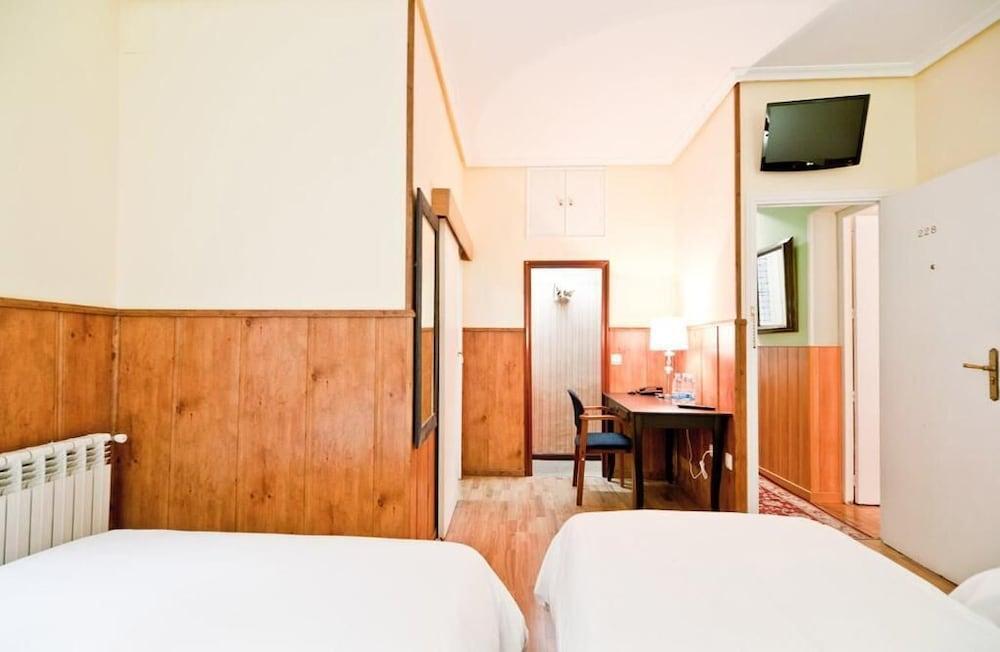 Hostal Asuncion Madrid Exteriör bild