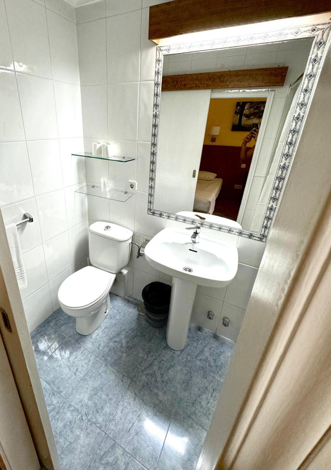 Hostal Asuncion Madrid Exteriör bild
