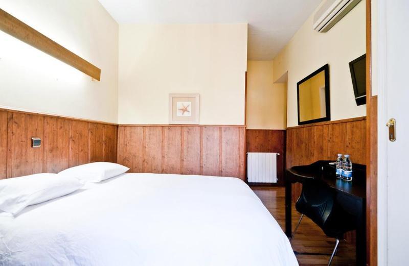 Hostal Asuncion Madrid Exteriör bild