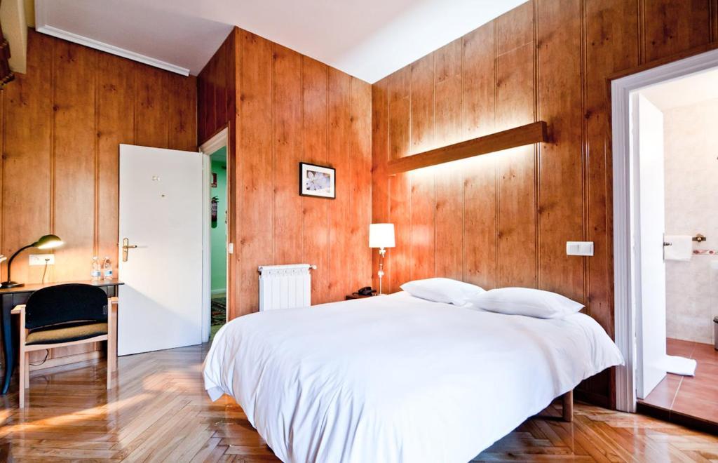 Hostal Asuncion Madrid Exteriör bild