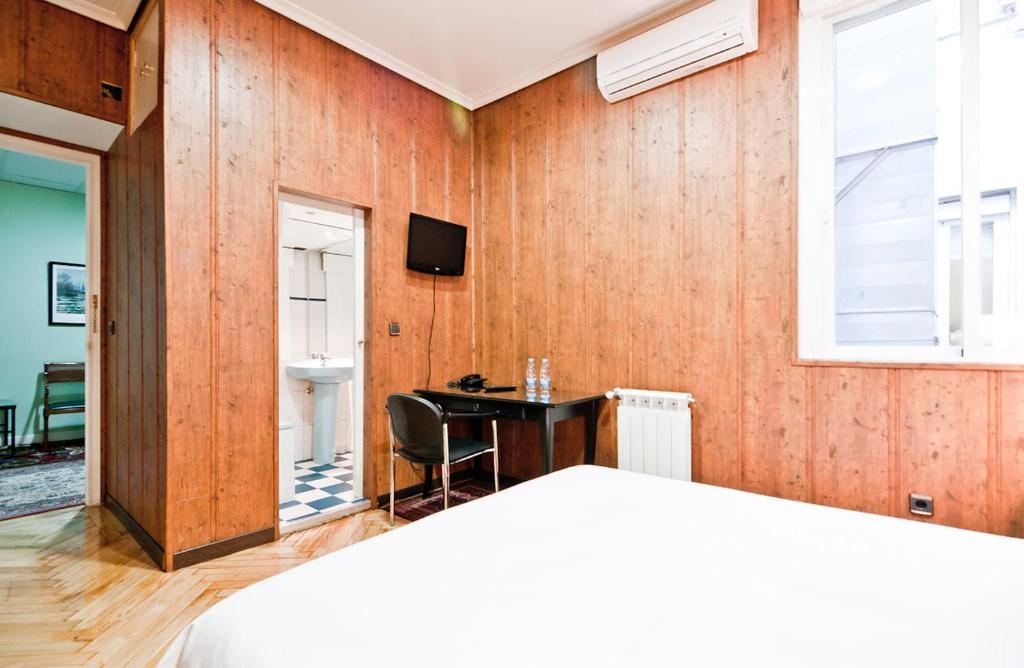 Hostal Asuncion Madrid Exteriör bild
