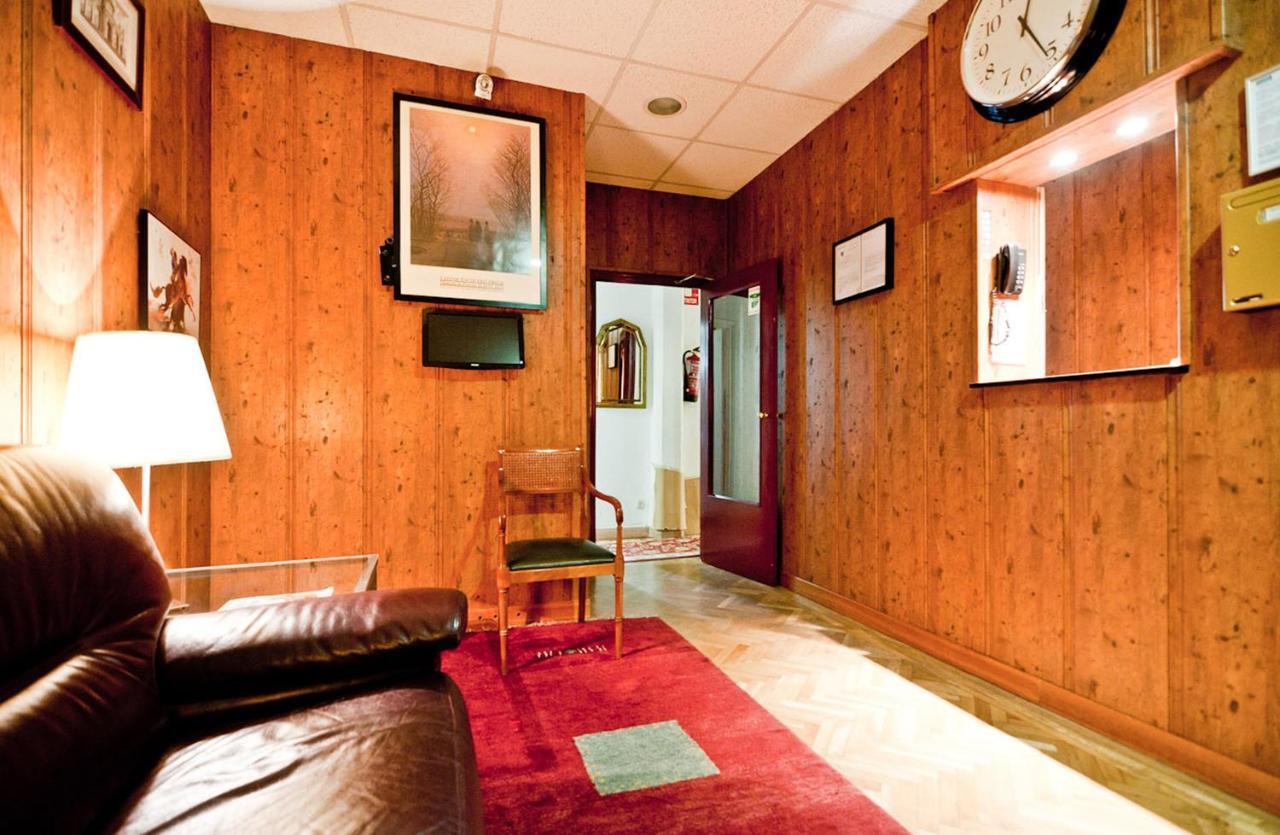Hostal Asuncion Madrid Exteriör bild