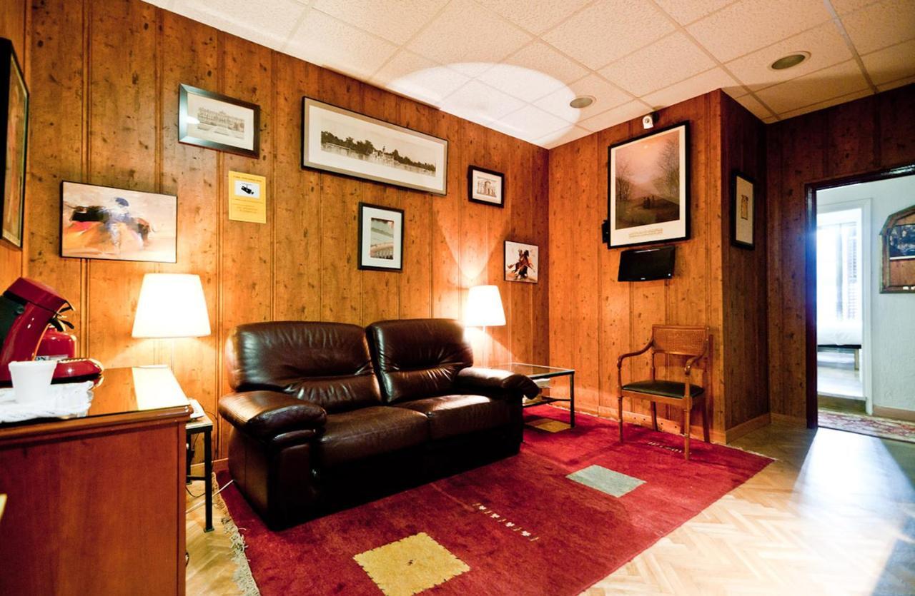 Hostal Asuncion Madrid Exteriör bild