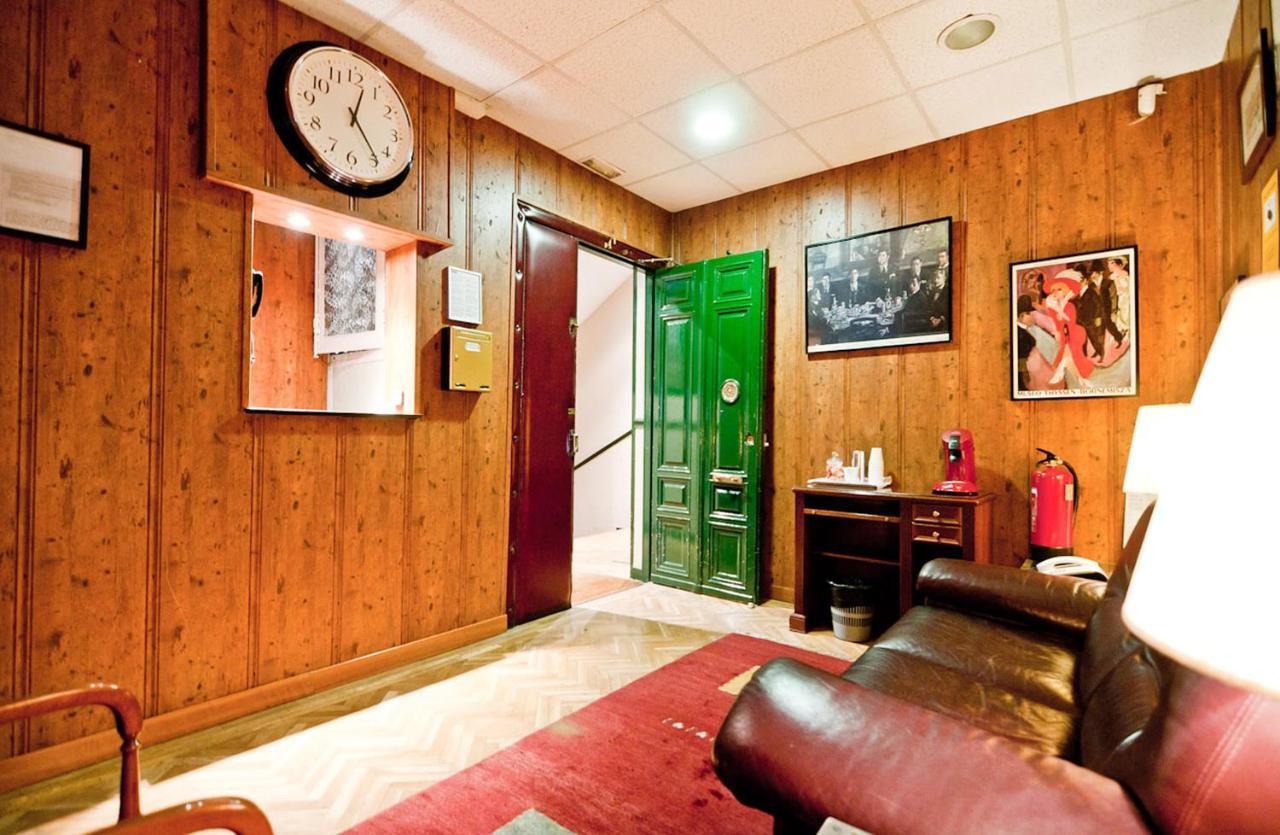 Hostal Asuncion Madrid Exteriör bild